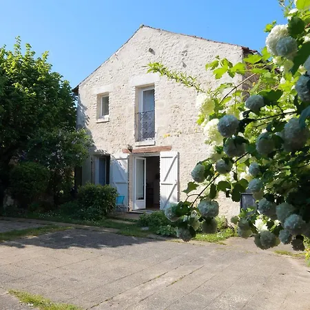 Gîte La Loge des Fées Latillé Esterno foto